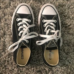 Black Converse lowtops